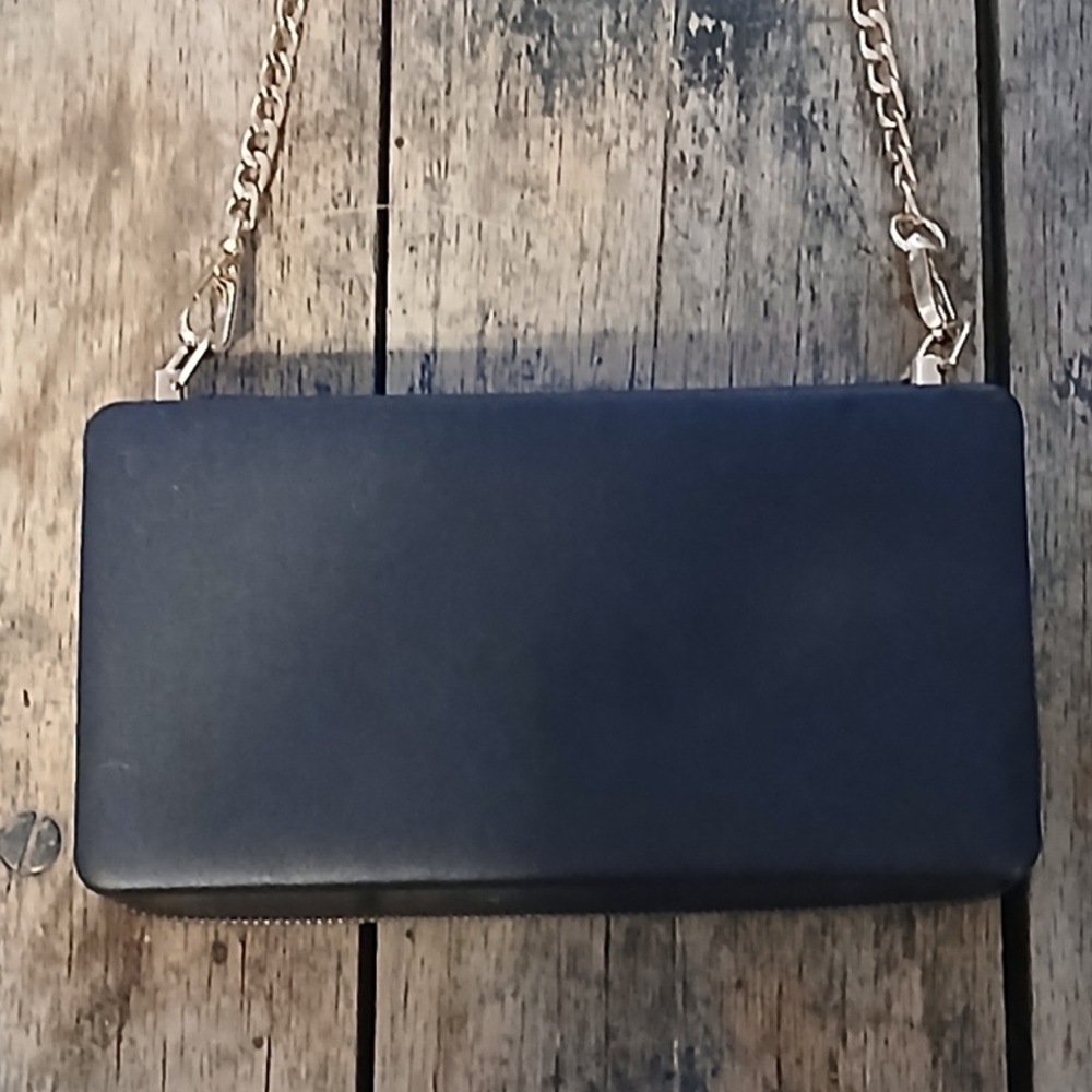 DIOR MIRRORED CASE w/ADDED CROSSBODY CHAIN💗💗💗 - Picture 2 of 3